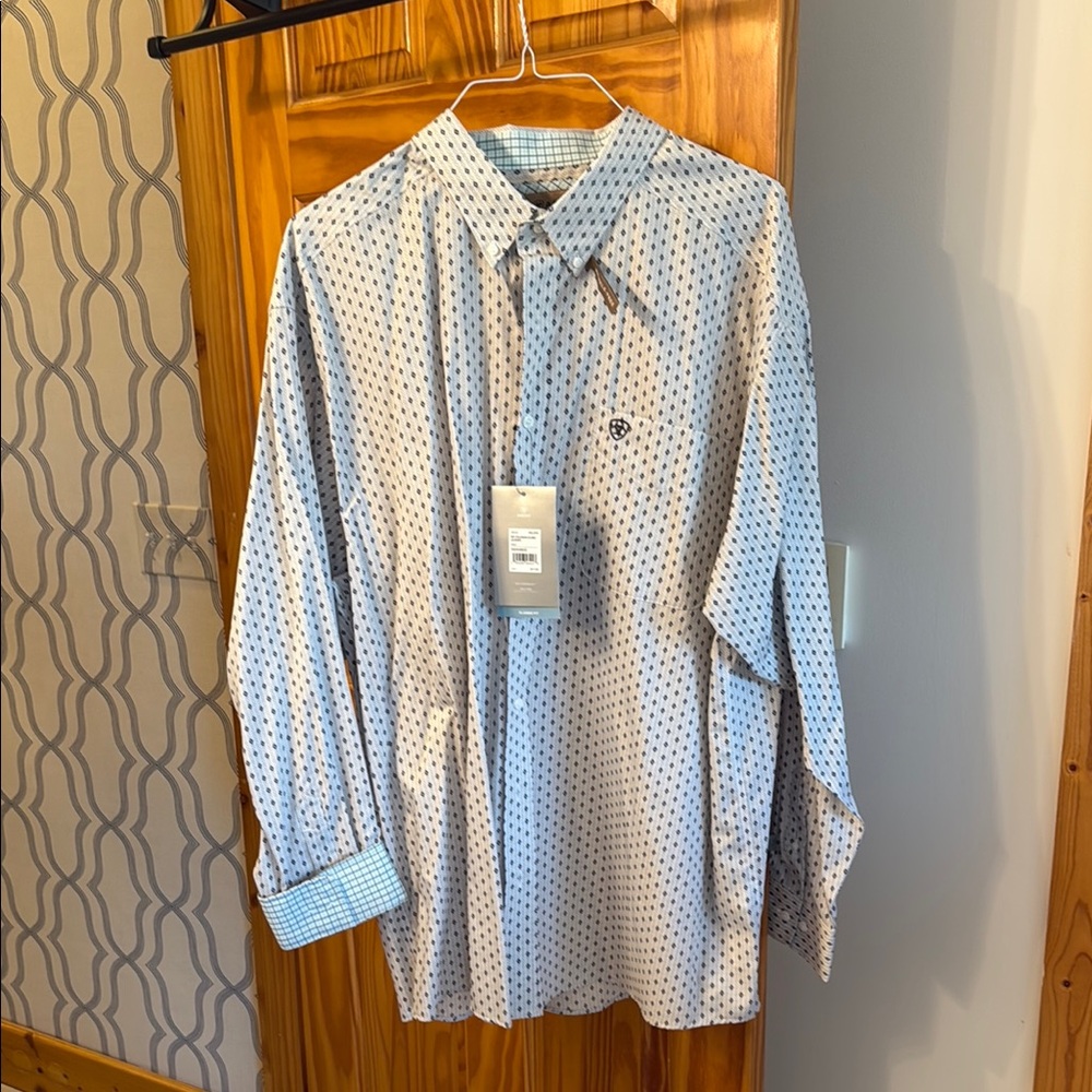 NWT Ariat Men’s Wrinkle Free Coleman Classic Long Sleeve Patterned Shirt